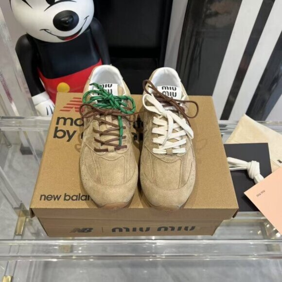 🍮Miu Miu x New Balance 530 Suede Sneakers